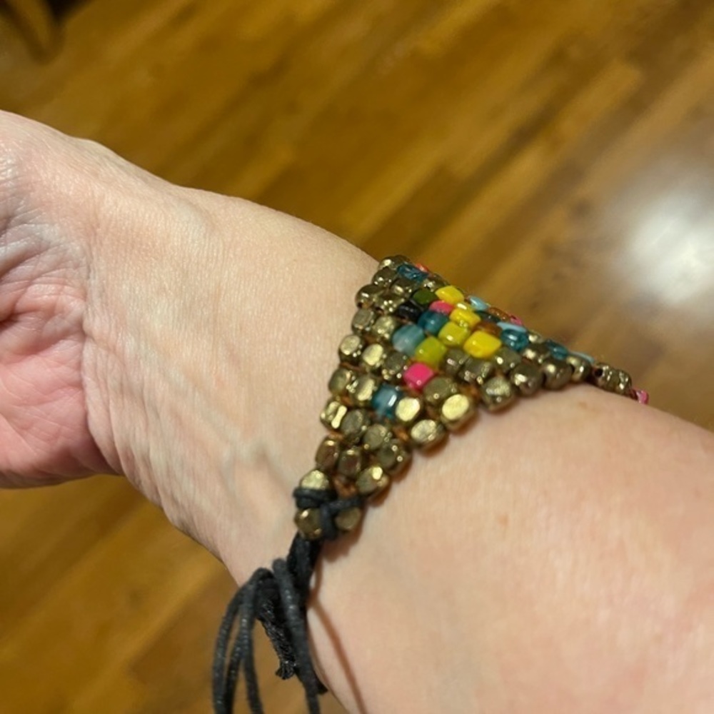 Kenneth‎ Cole multicolored with gold beaded pull bracelet - Picture 3 of 4
